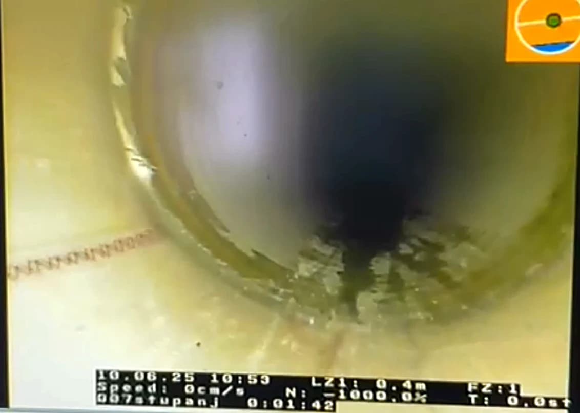 Snimka CCTV video inspekcije unutrašnjosti odvodne cijevi