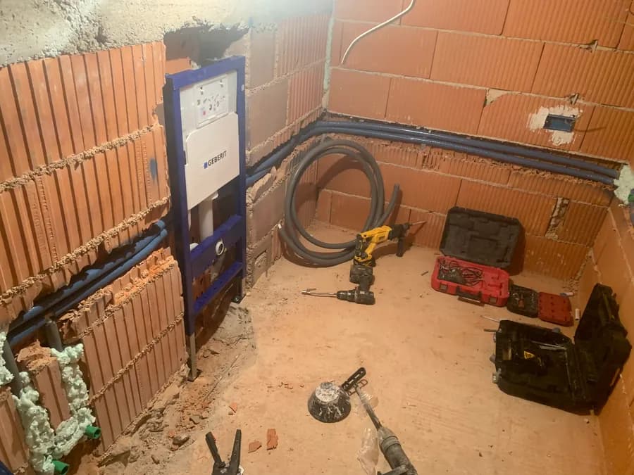 Ugradnja vodovodne i odvodne instalacije u kupaonici s Geberit sustavom
