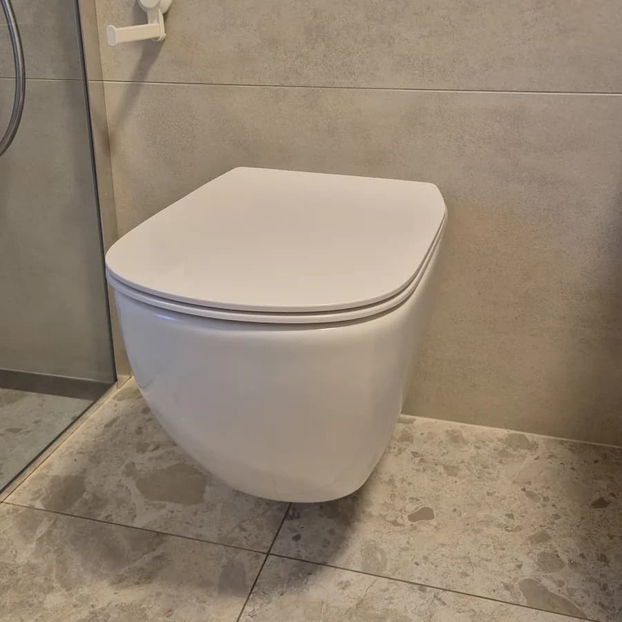 Završena ugradnja viseće WC školjke s Geberit sustavom u kupaonici